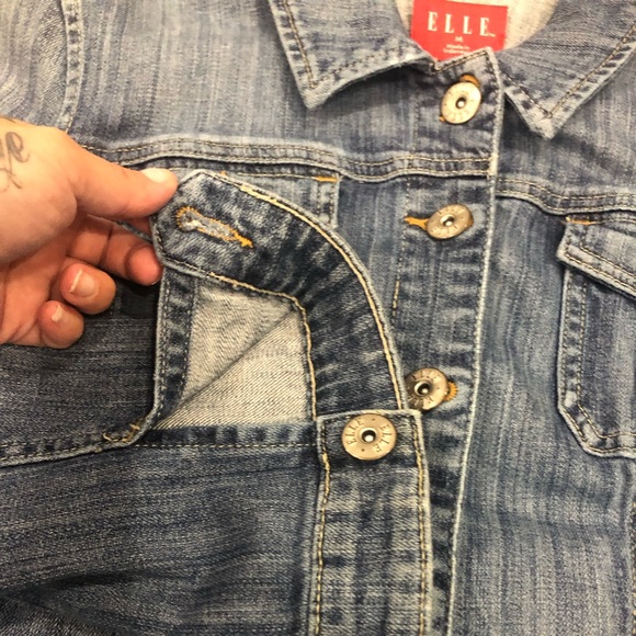 ❤️🔥Elle❤️🔥Beautiful Jean Jacket 4 Ladies❤️🔥Measurements in Pics❤️🔥 - Picture 13 of 14